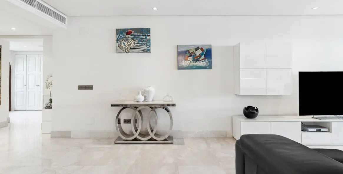 Sale of penthouse in Estepona (district Estepona) 5