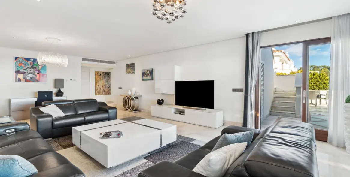 Sale of penthouse in Estepona (district Estepona) 7