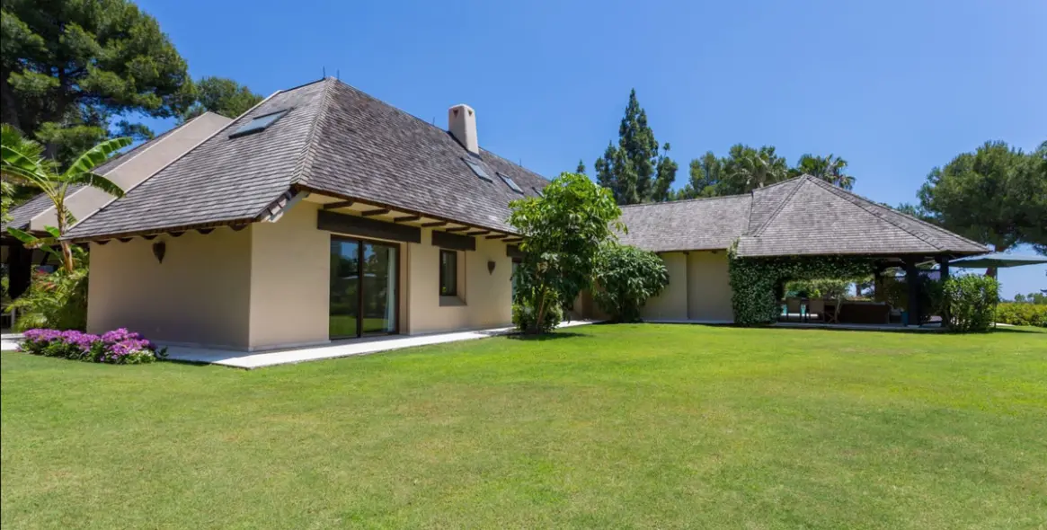 Продажа  отдельно стоящей виллы в Marbella East (район Río Real) 6