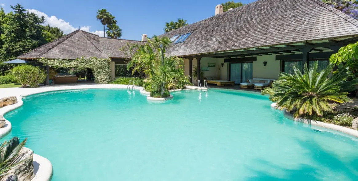 Продажа  отдельно стоящей виллы в Marbella East (район Río Real) 8