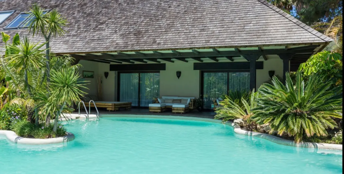 Продажа  отдельно стоящей виллы в Marbella East (район Río Real) 10