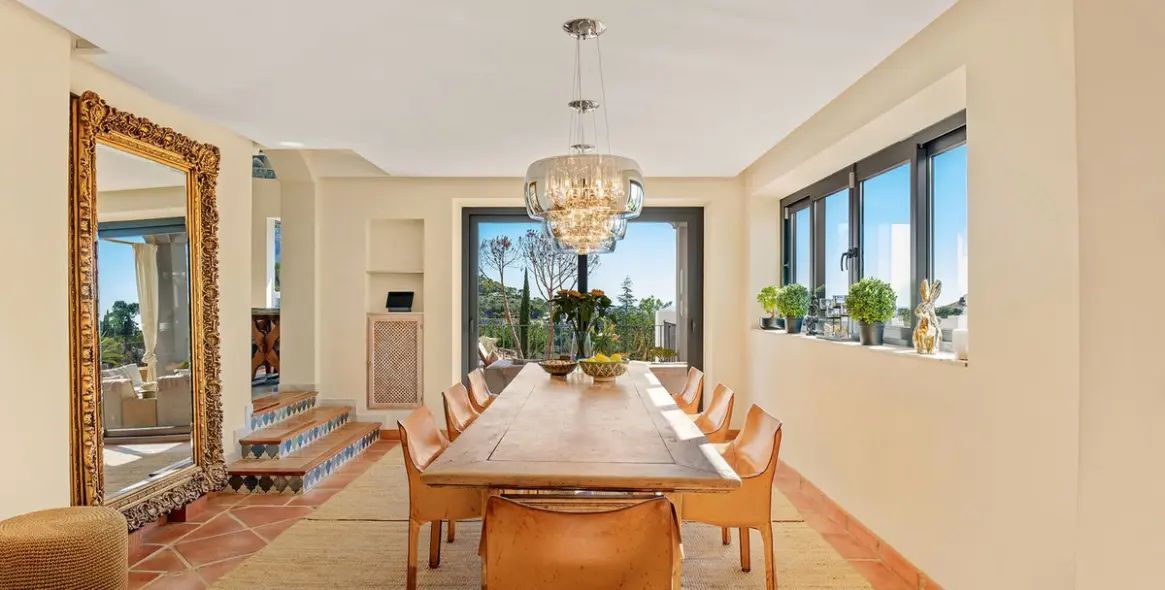 Sale of detached villa in Benahavís (district El Madronal) 9