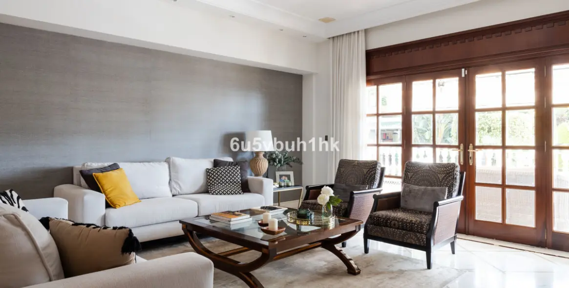 Продажа  отдельно стоящей виллы в Málaga 5