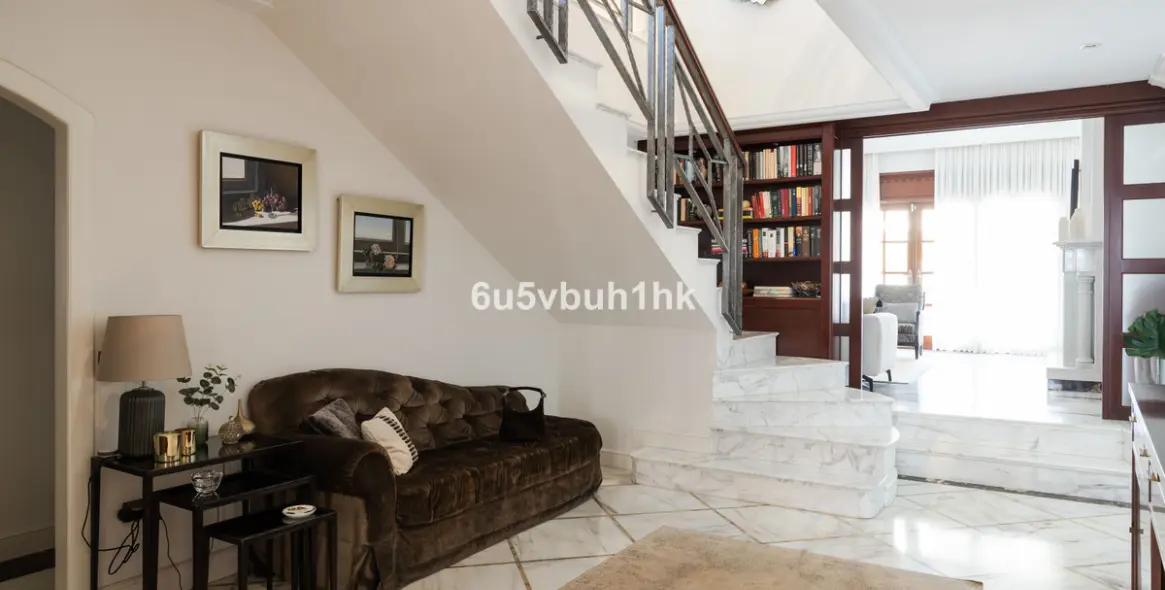 Продажа  отдельно стоящей виллы в Málaga 6