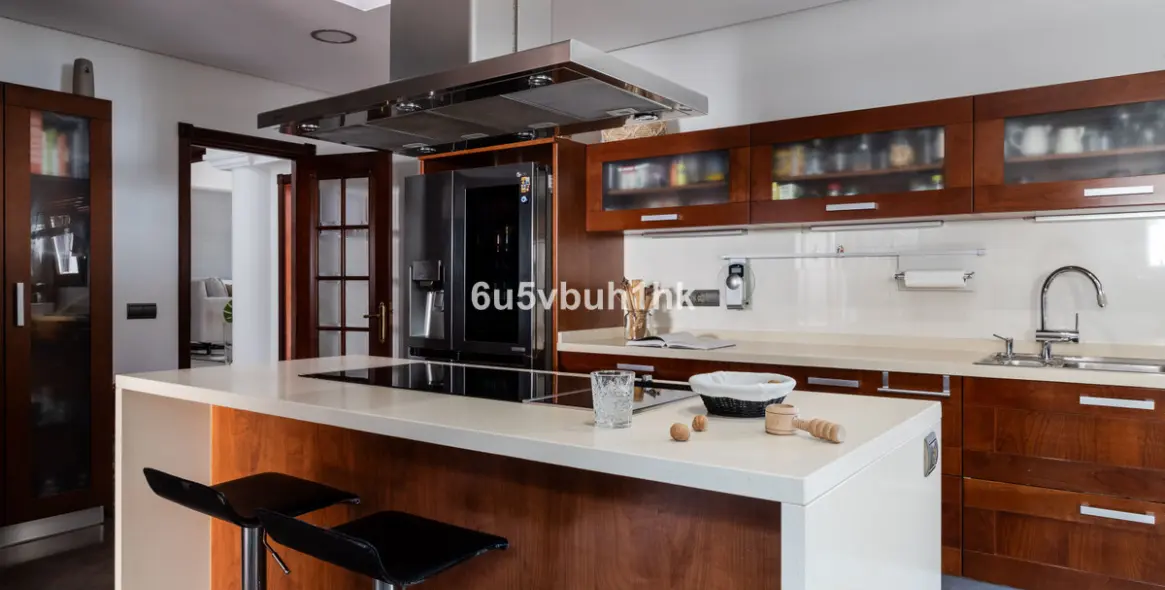 Продажа  отдельно стоящей виллы в Málaga 8