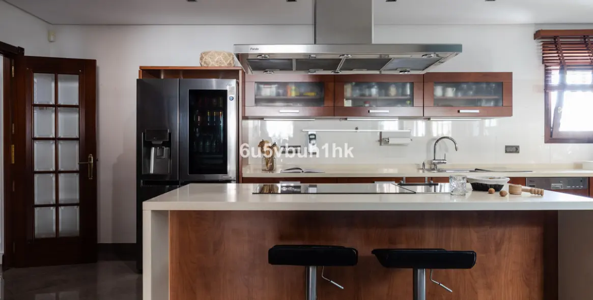 Продажа  отдельно стоящей виллы в Málaga 9