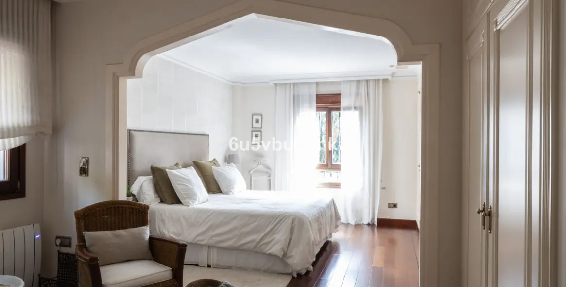 Продажа  отдельно стоящей виллы в Málaga 15