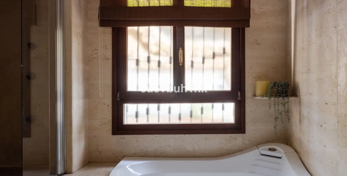 Продажа  отдельно стоящей виллы в Málaga 17