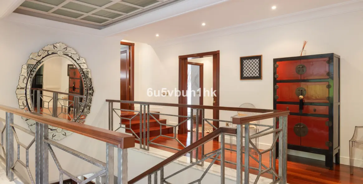 Продажа  отдельно стоящей виллы в Málaga 20