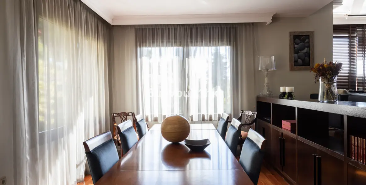 Продажа  отдельно стоящей виллы в Málaga 22