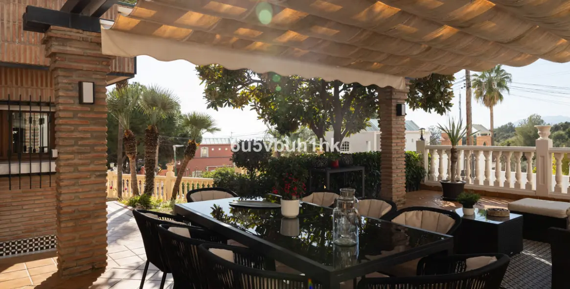 Продажа  отдельно стоящей виллы в Málaga 36