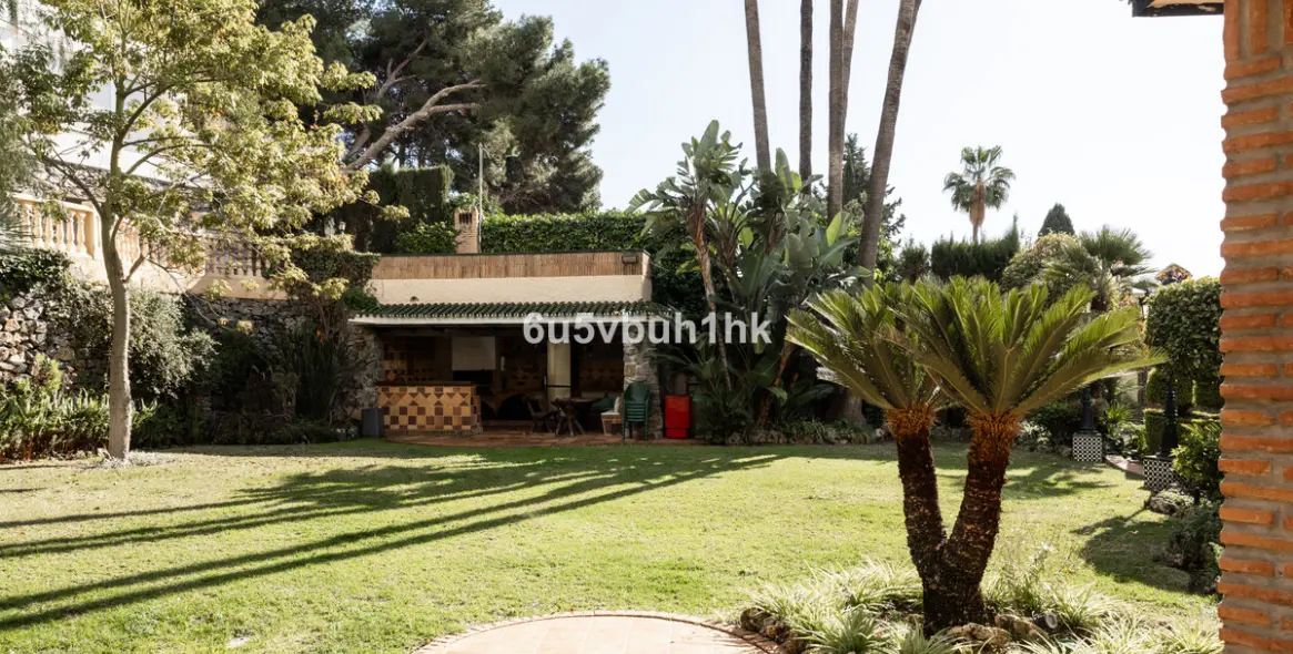 Продажа  отдельно стоящей виллы в Málaga 37