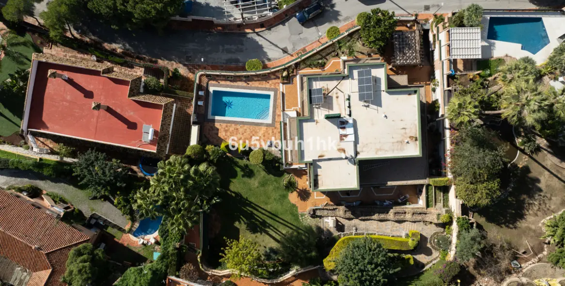 Продажа  отдельно стоящей виллы в Málaga 47