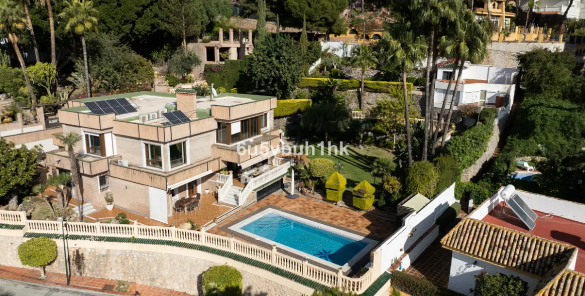 Продажа  отдельно стоящей виллы в Málaga 48