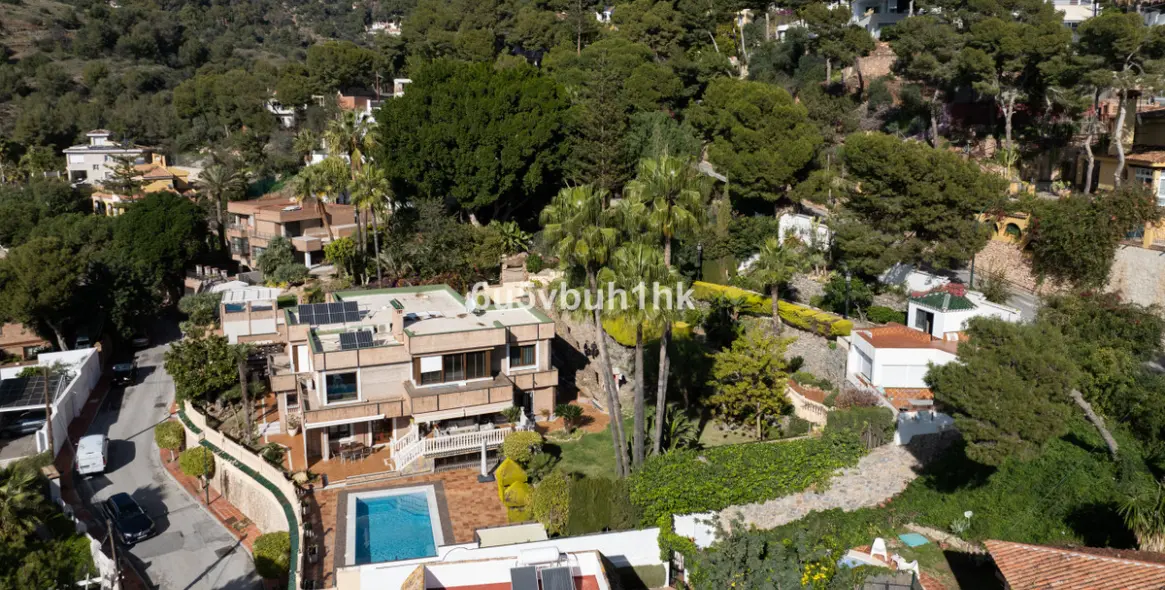 Продажа  отдельно стоящей виллы в Málaga 49