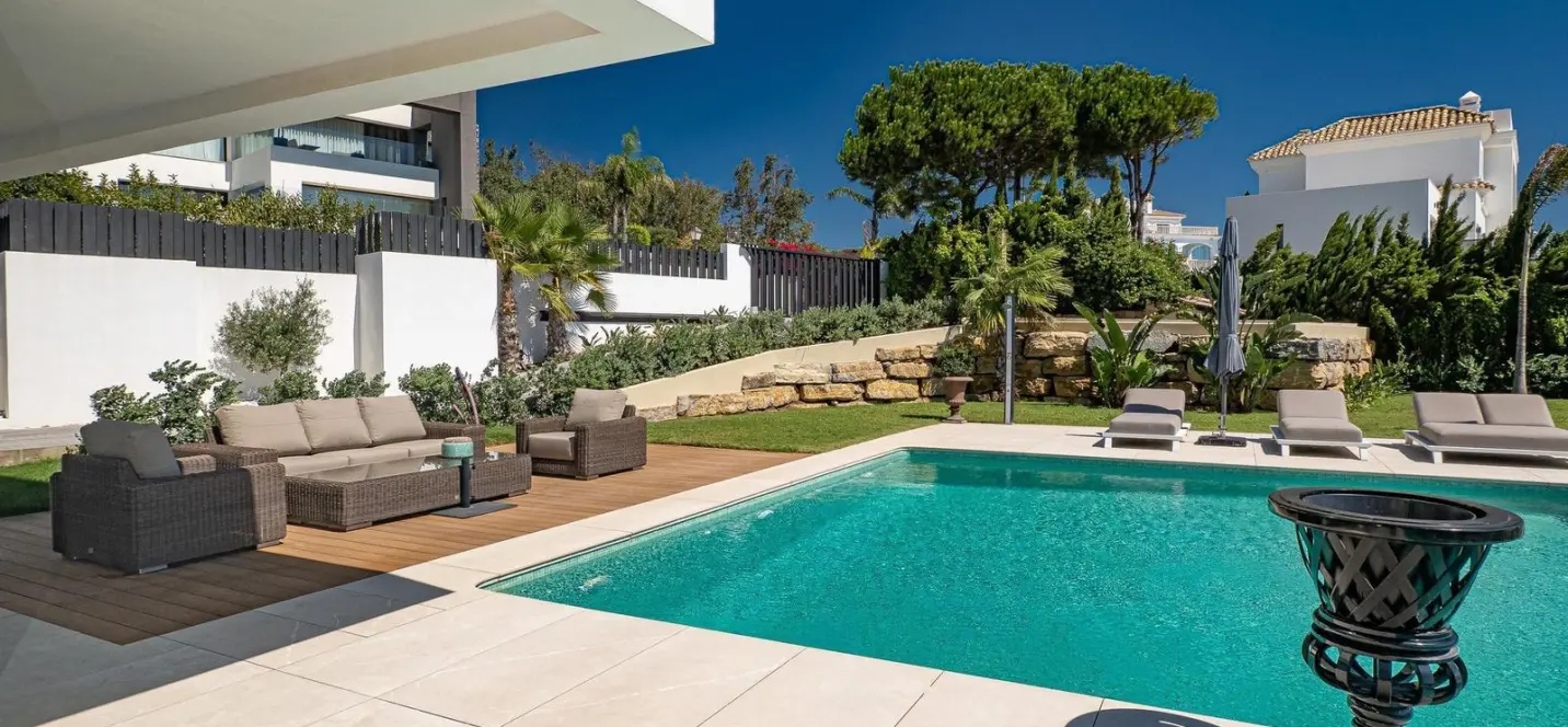 Sale of detached villa in Manilva 2