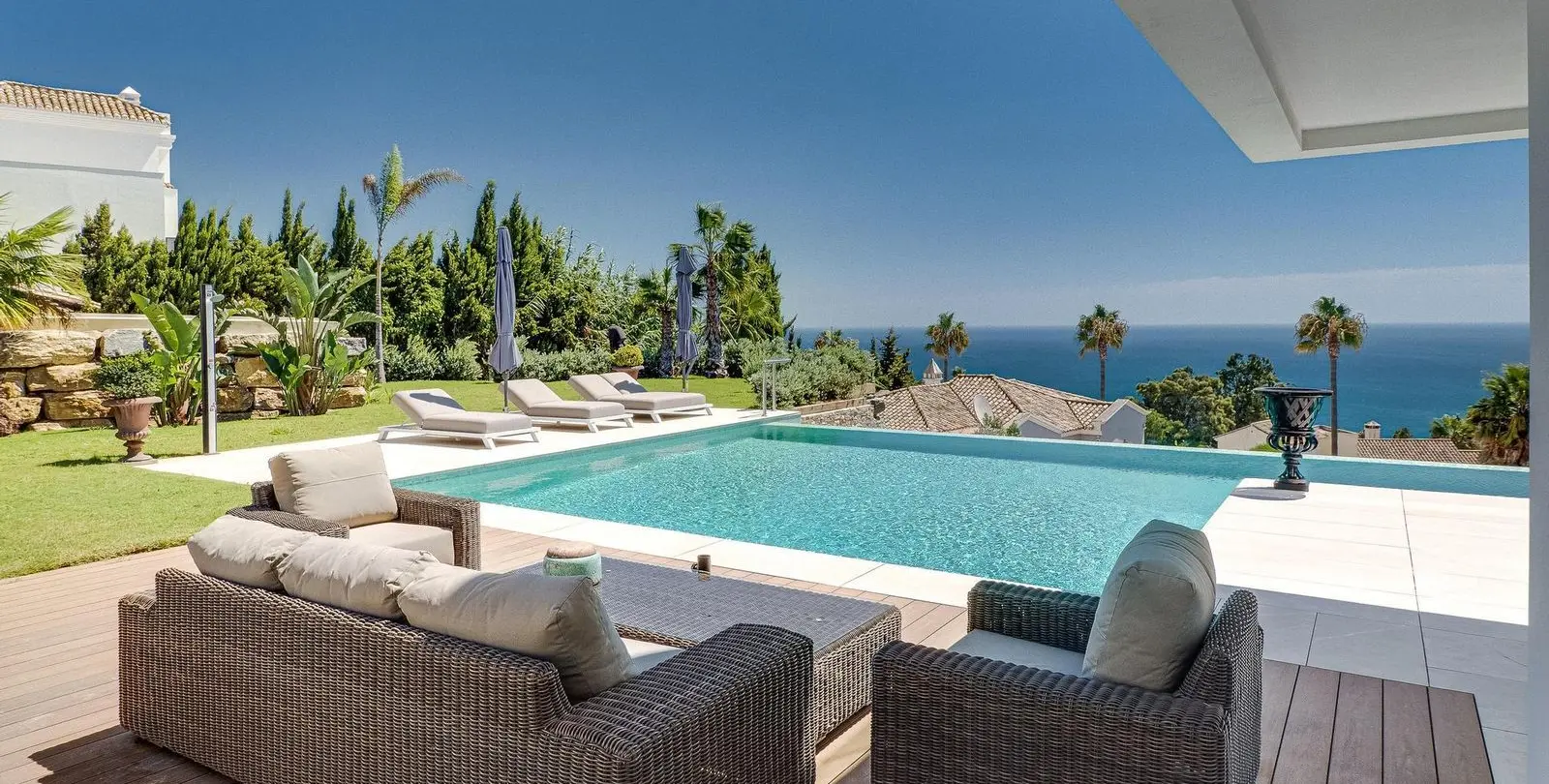 Sale of detached villa in Manilva 4