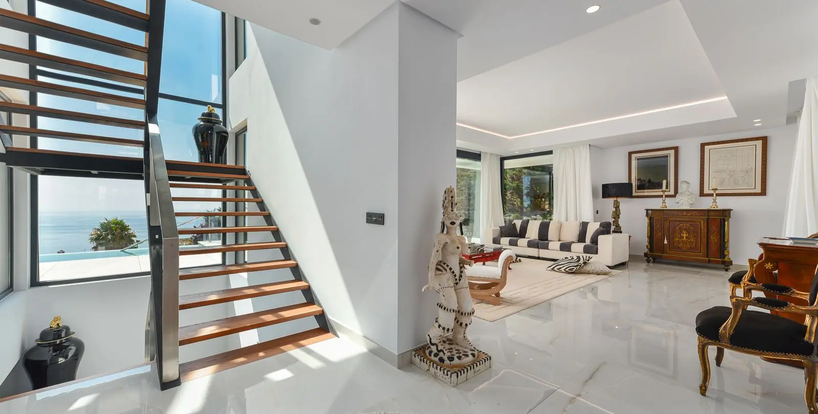Sale of detached villa in Manilva 9