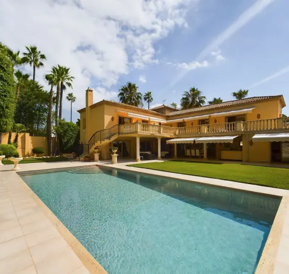 Detached villa R4366912