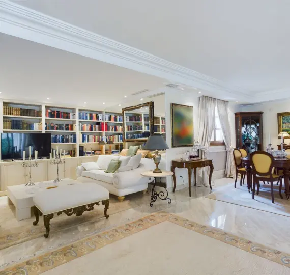 Detached villa R4366912