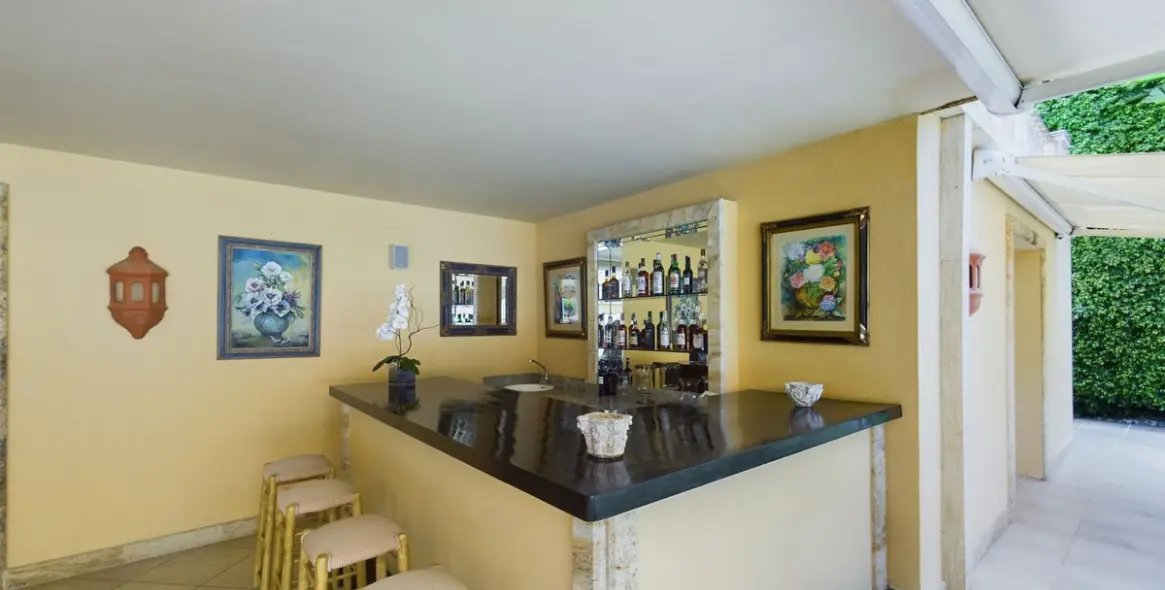 Продажа  отдельно стоящей виллы в Nueva Andalucía 13