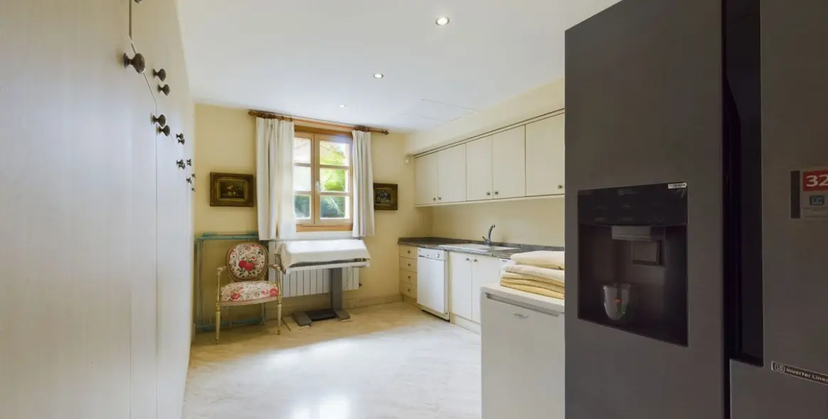 Продажа  отдельно стоящей виллы в Nueva Andalucía 14