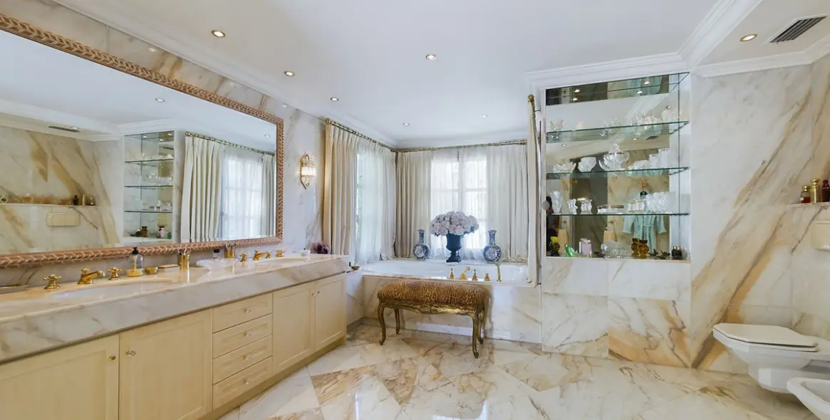 Sale of detached villa in Nueva Andalucía 22