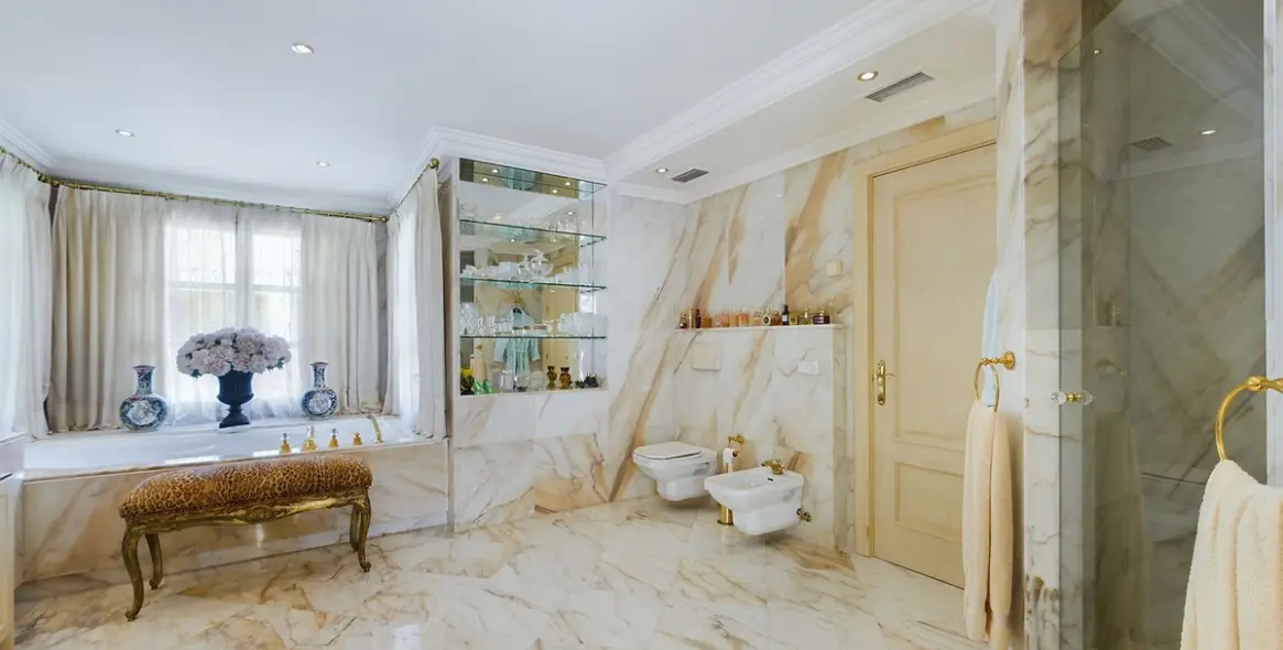 Sale of detached villa in Nueva Andalucía 23