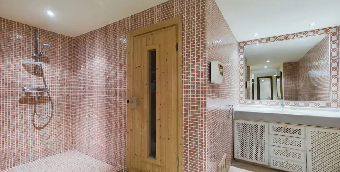 Sale of detached villa in Nueva Andalucía 30