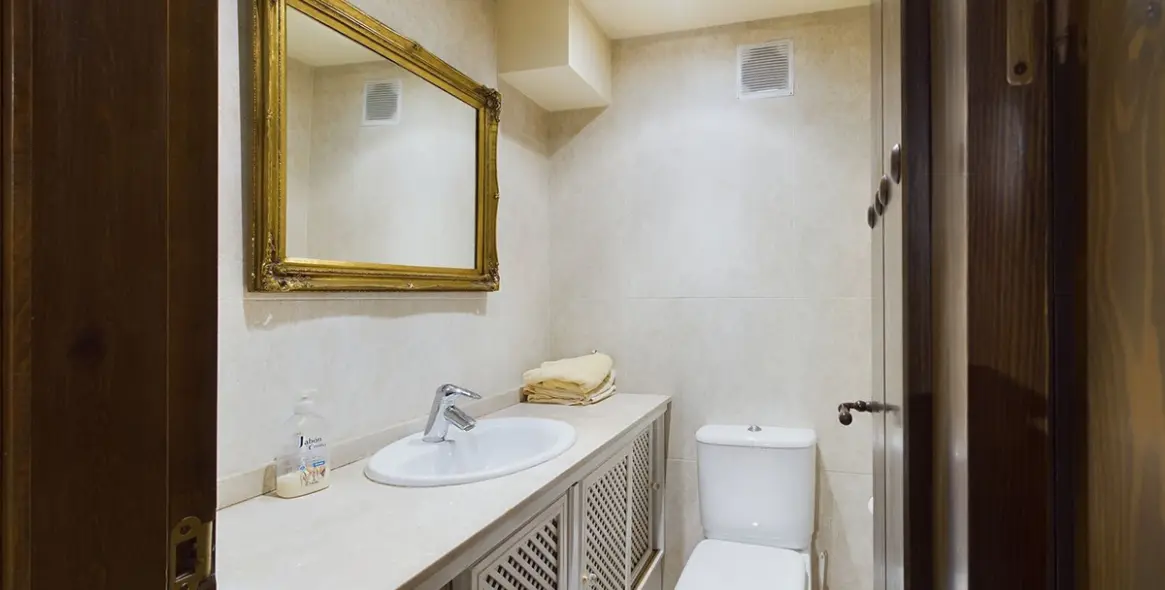 Sale of detached villa in Nueva Andalucía 32