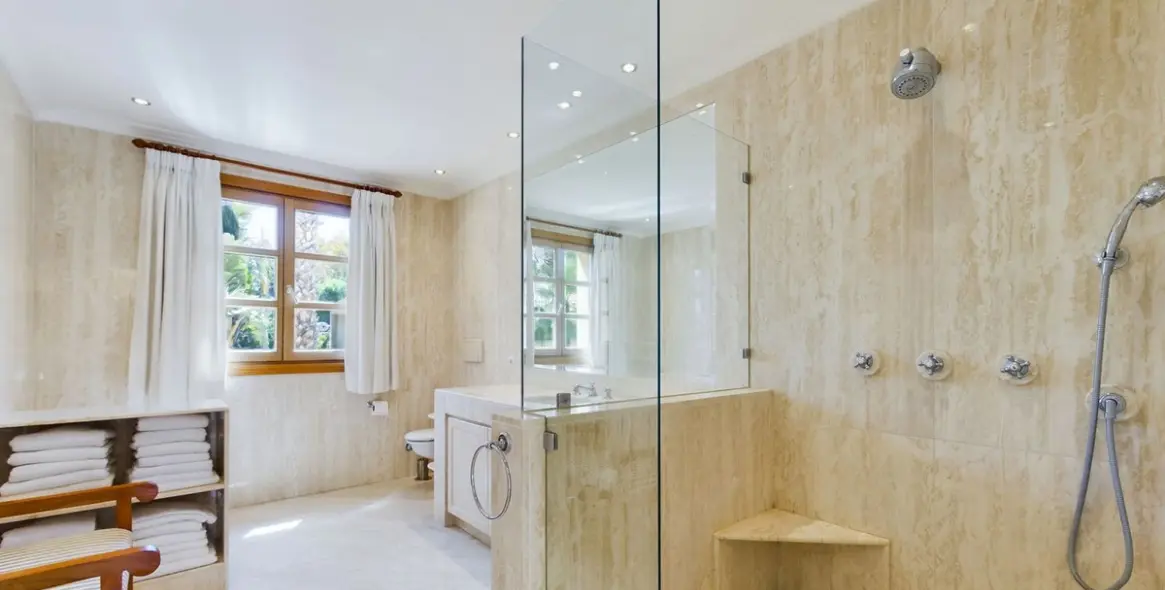 Sale of detached villa in Nueva Andalucía 36