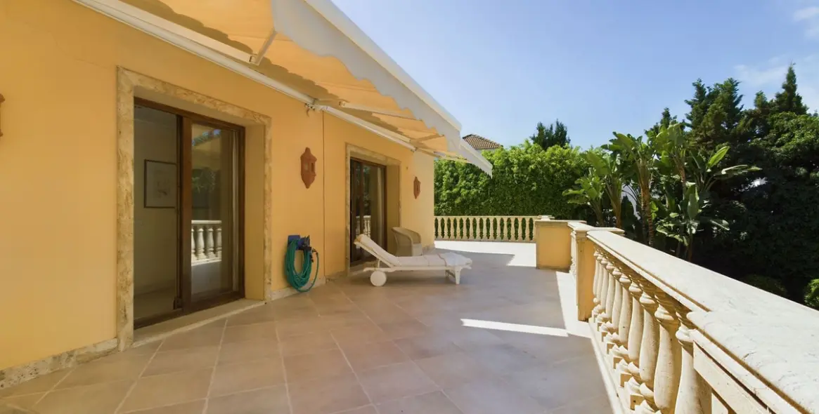 Sale of detached villa in Nueva Andalucía 46