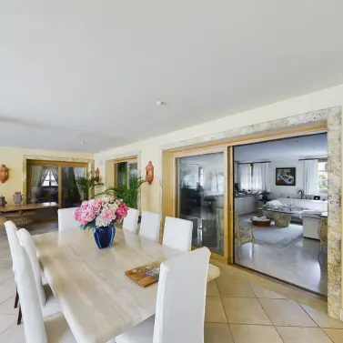 Venta de villa independiente en Nueva Andalucía