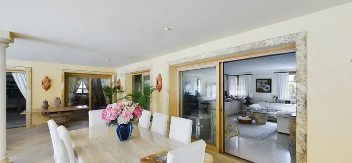 Venta de villa independiente en Nueva Andalucía 4