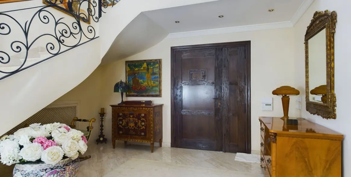 Sale of detached villa in Nueva Andalucía 15