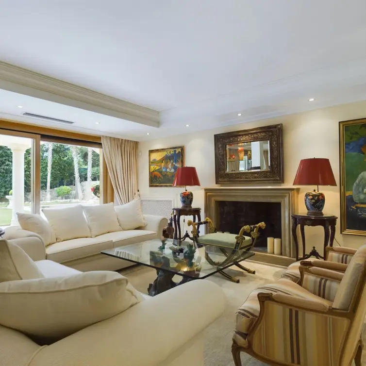 Sale of detached villa in Nueva Andalucía