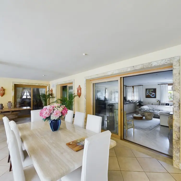 Sale of detached villa in Nueva Andalucía