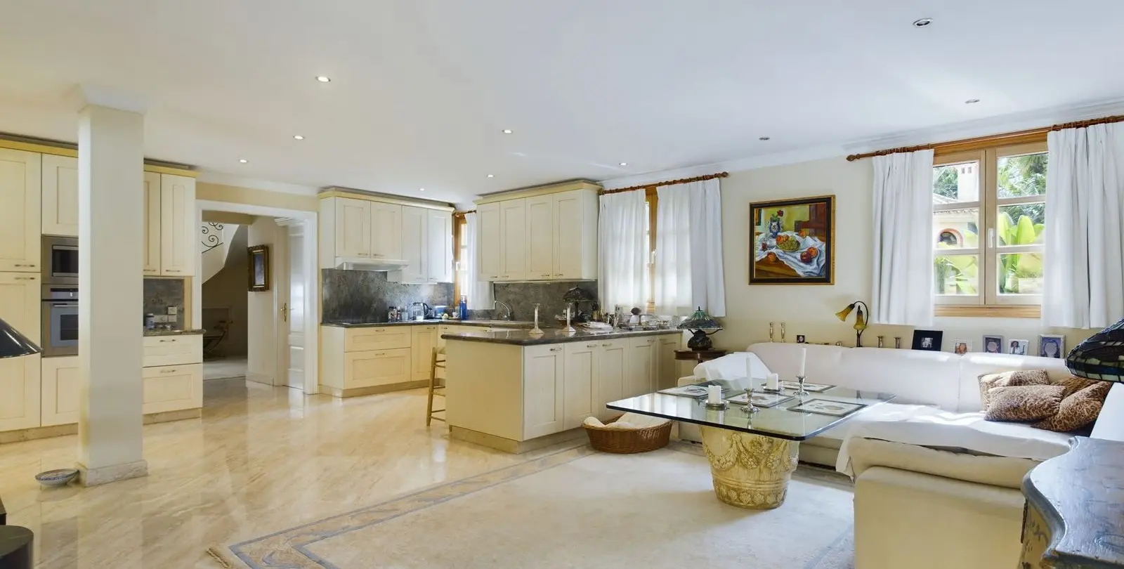 Sale of detached villa in Nueva Andalucía 8