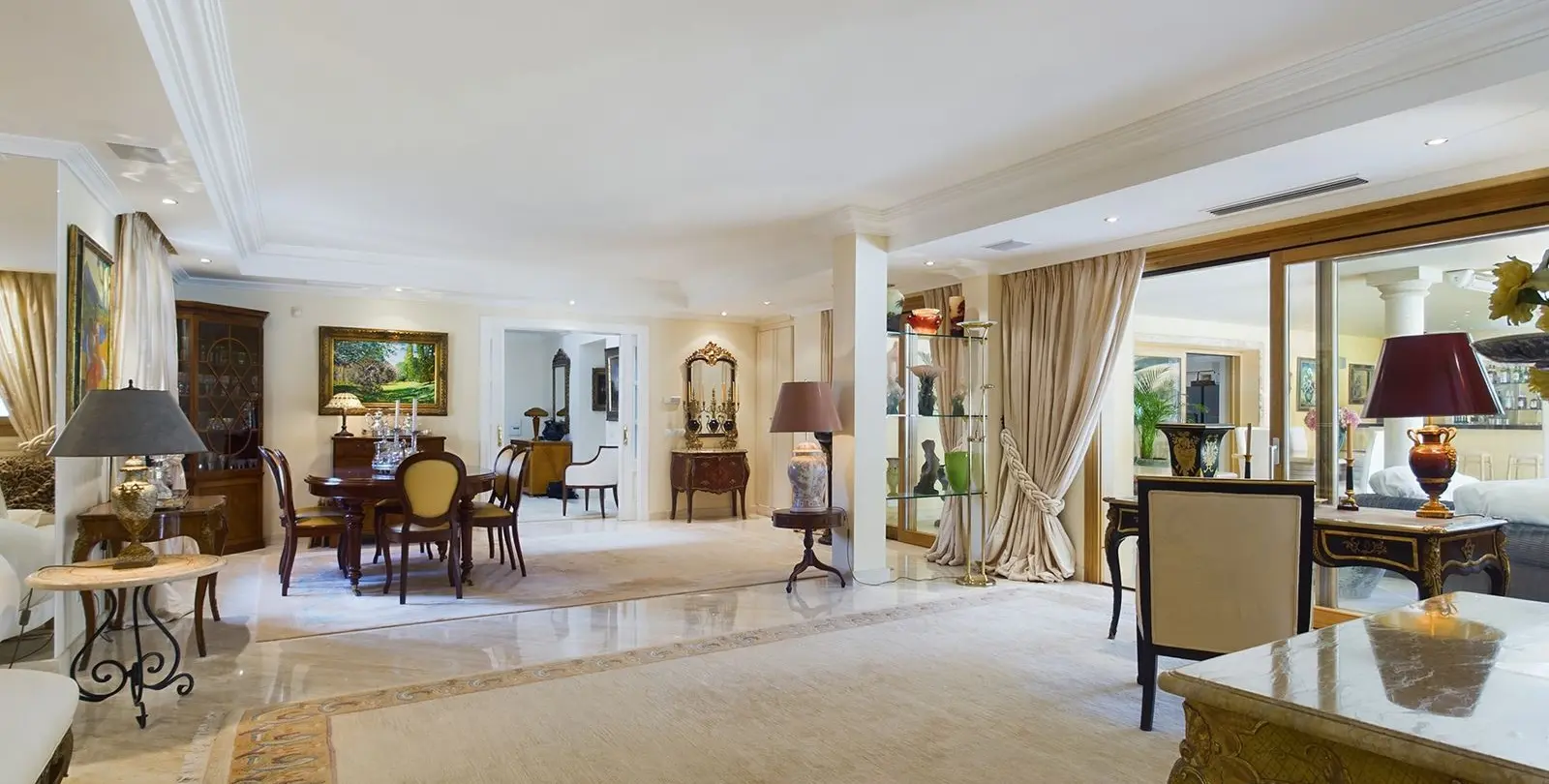 Sale of detached villa in Nueva Andalucía 10