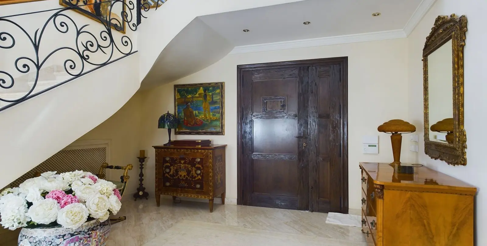Sale of detached villa in Nueva Andalucía 15