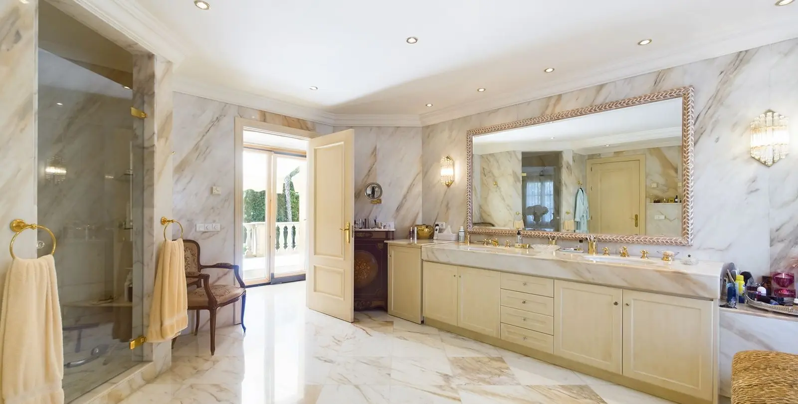 Sale of detached villa in Nueva Andalucía 24