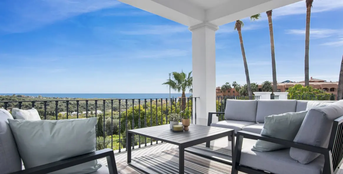 Продажа  отдельно стоящей виллы в Los Flamingos 14