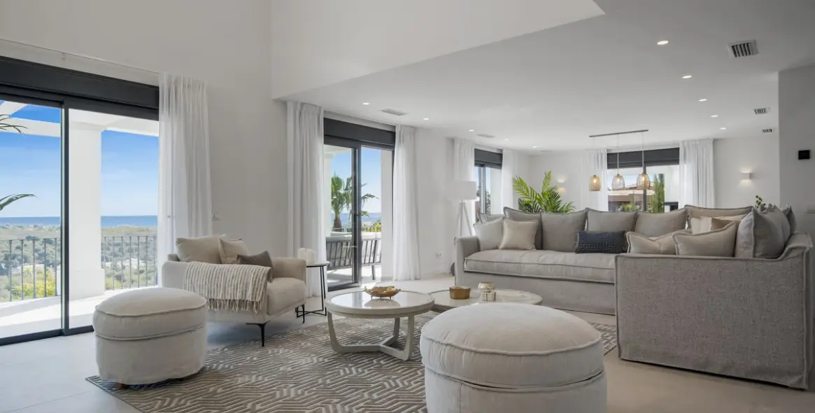 Продажа  отдельно стоящей виллы в Los Flamingos 23