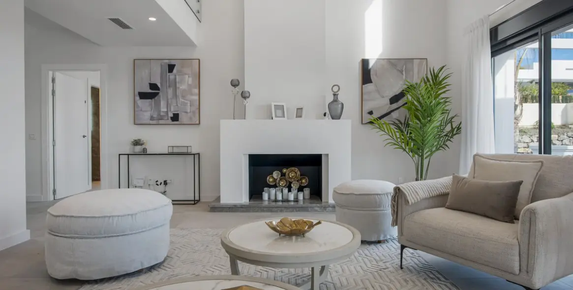 Продажа  отдельно стоящей виллы в Los Flamingos 24