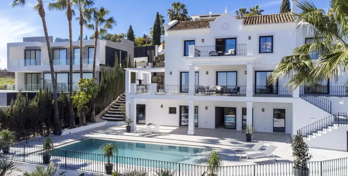 Продажа  отдельно стоящей виллы в Los Flamingos 68