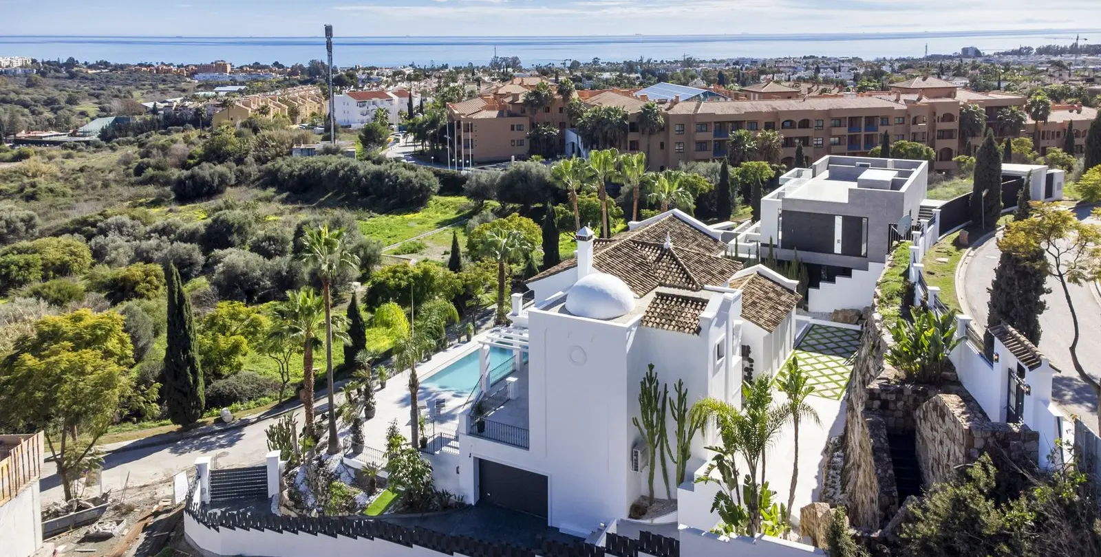 Sale of detached villa in Los Flamingos 11