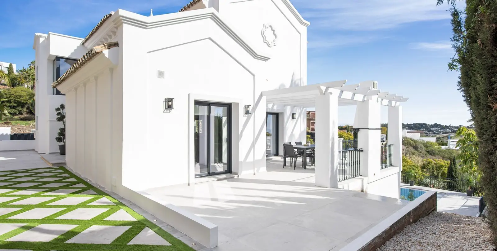 Sale of detached villa in Los Flamingos 21