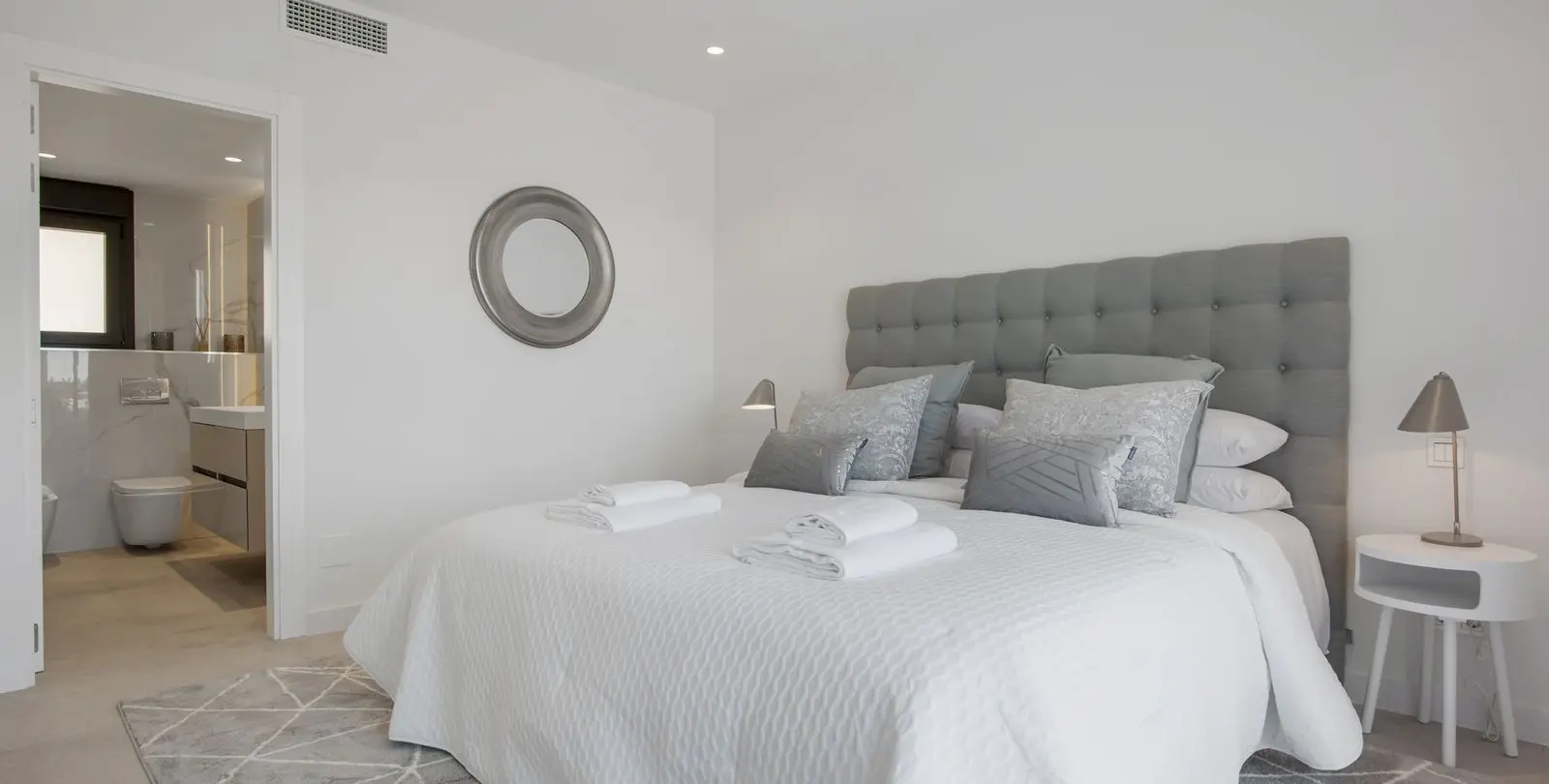Sale of detached villa in Los Flamingos 44