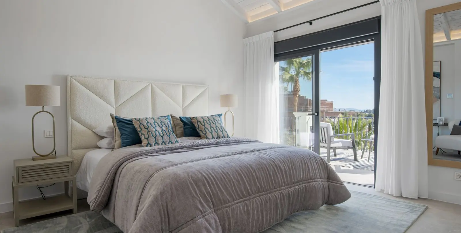 Sale of detached villa in Los Flamingos 46