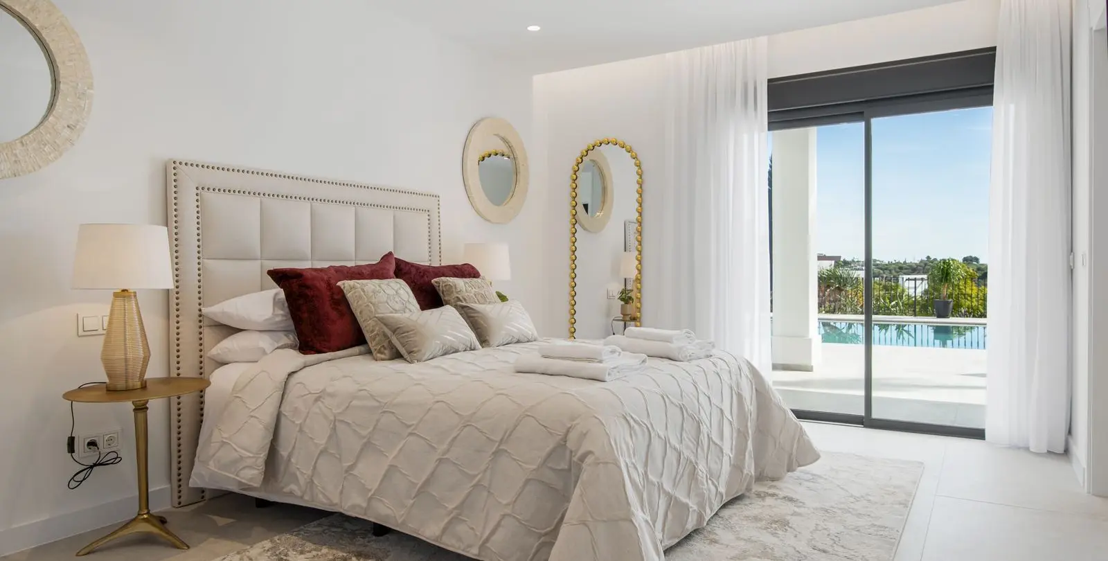 Sale of detached villa in Los Flamingos 52